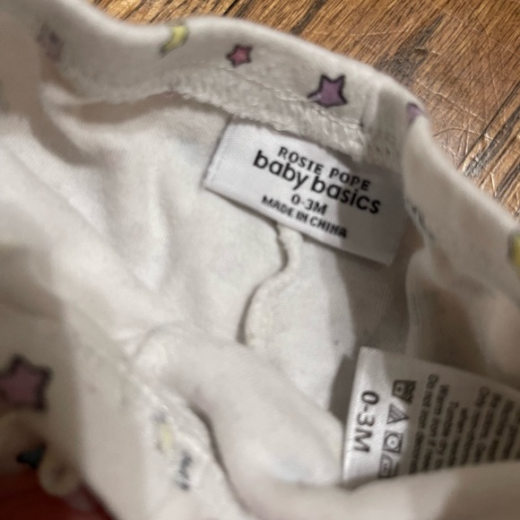 Baby clothes bundle - newborn and 0-3 months - 4 item bundle - Picture 4 of 4